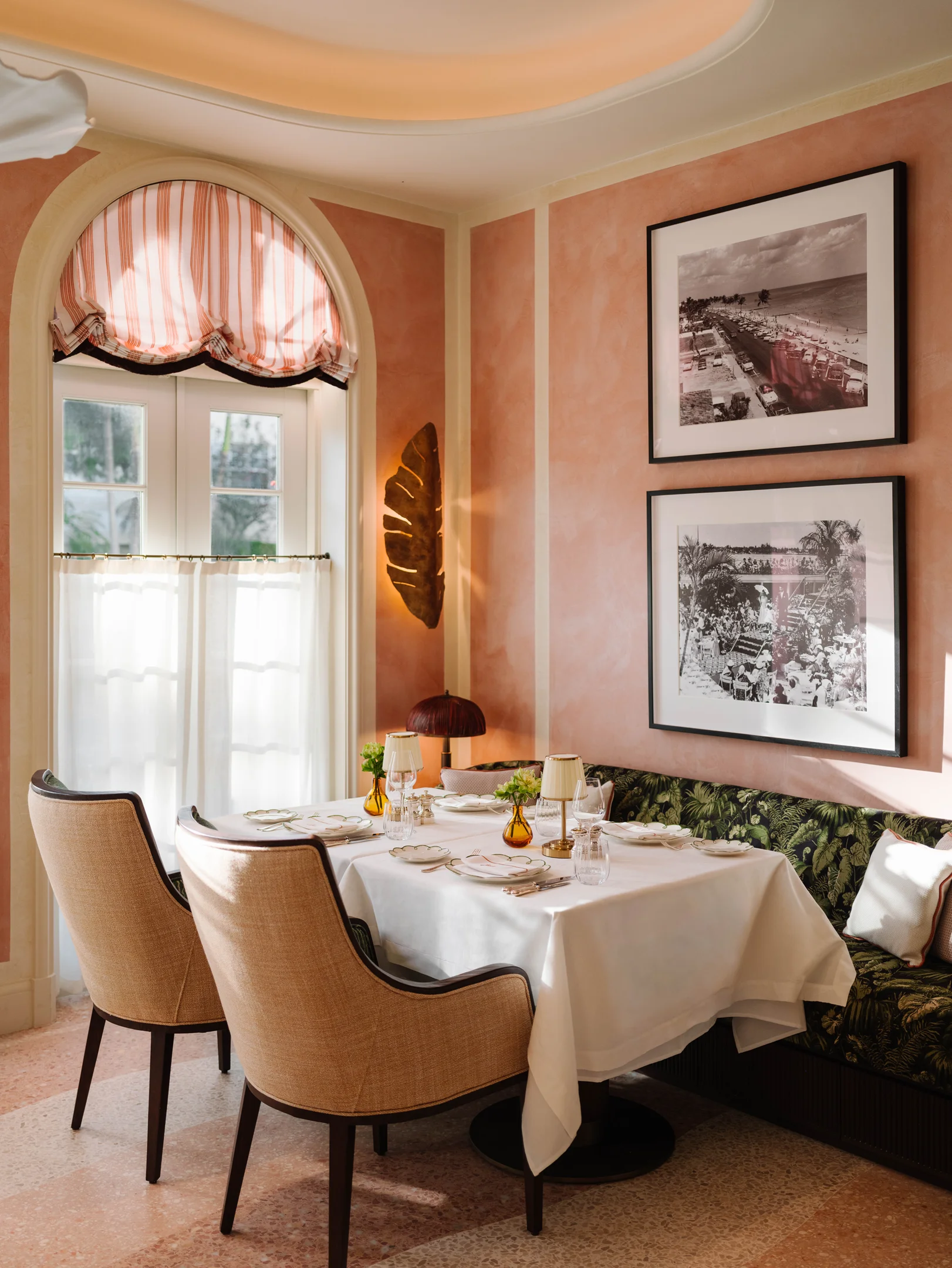 Restaurant im Vineta Palm Beach mit mediterranem Design und warmen Farben