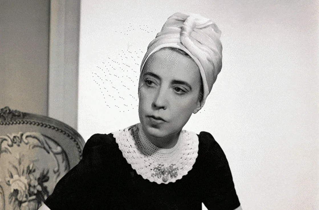 Elsa Schiaparelli Porträt historische Designerin und Surrealismus Ikone